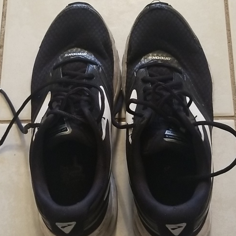 Women's Brooks Launch 4 black size 10.5